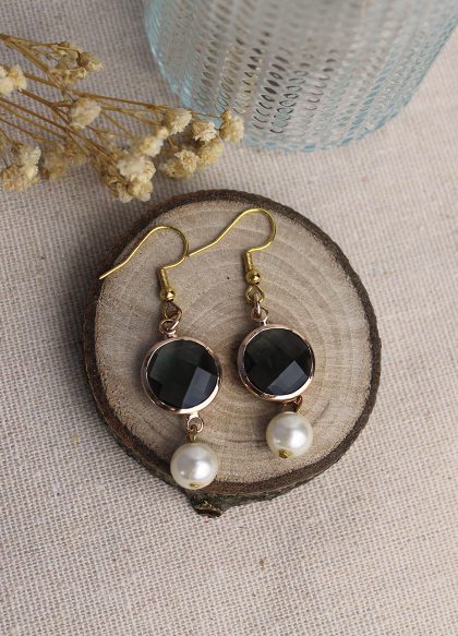 Oorbellen fantasie - Facetkraal met witte parel