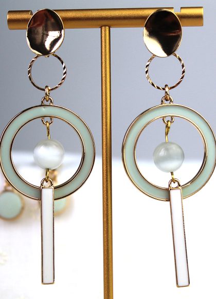 Oorbellen fantasie - Goudkleurig emaille mintgroen met wit